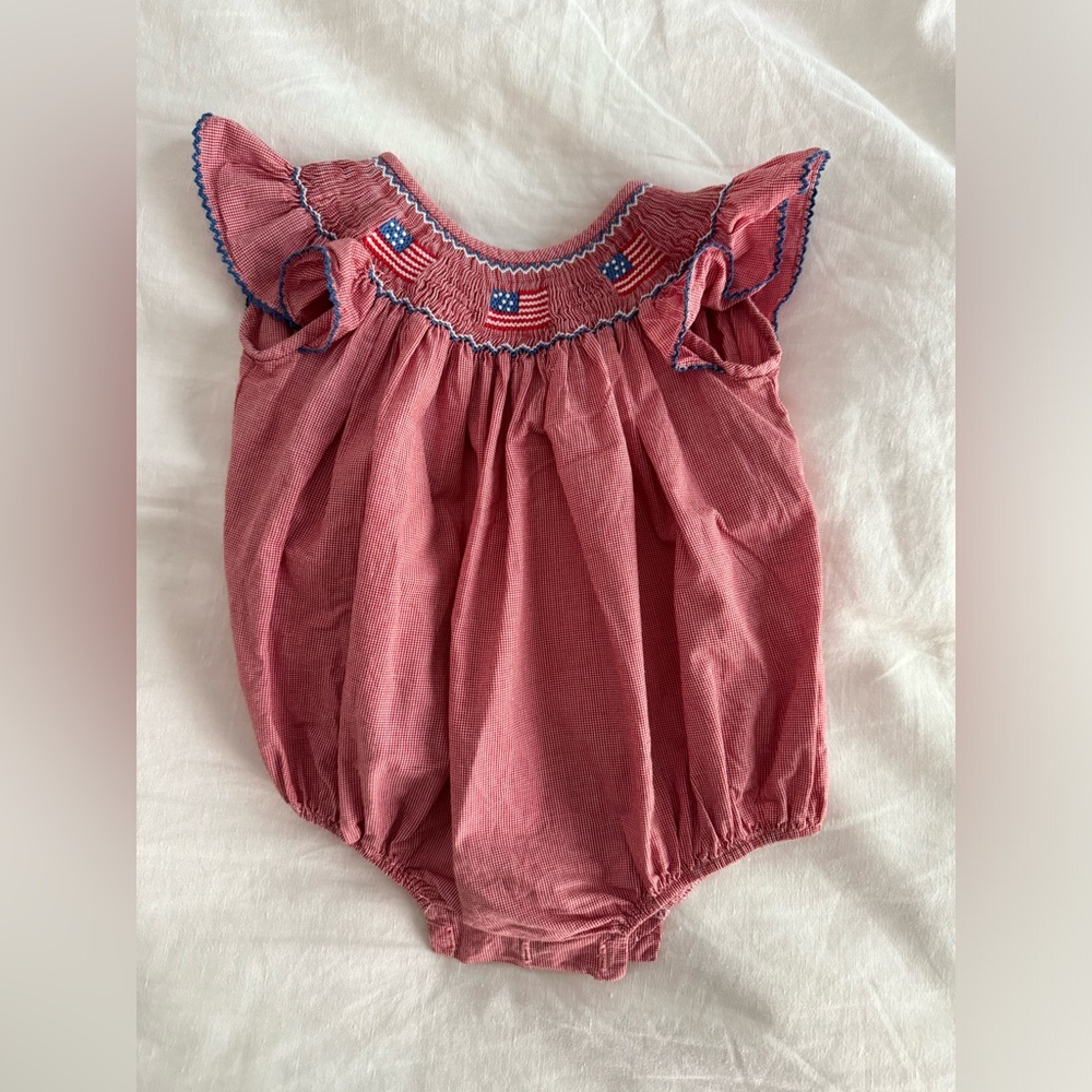 Smocked American flag bubble